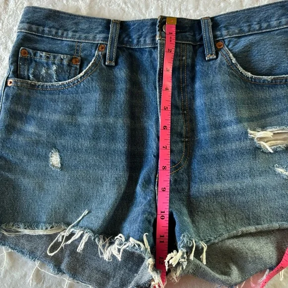 Levi's High Rise 501 Button Fly Cut Off Shorts Size 29 - Picture 11 of 13